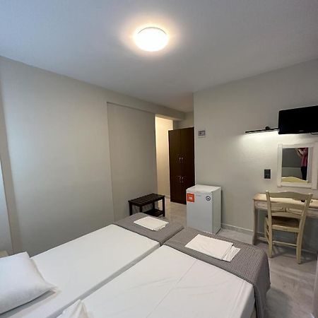 Hotel Afrodite Neoi Poroi Bagian luar foto