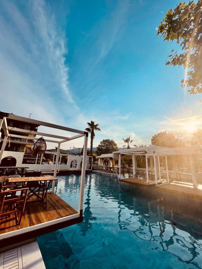 Hotel Afrodite Neoi Poroi Bagian luar foto