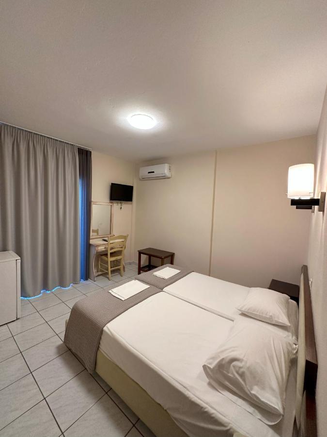 Hotel Afrodite Neoi Poroi Bagian luar foto