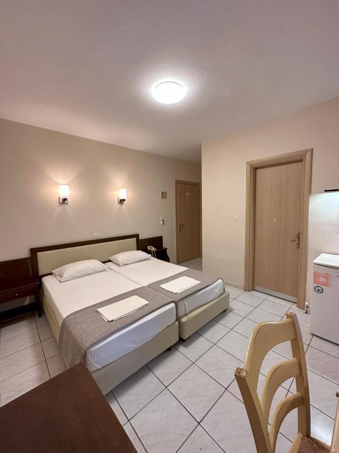 Hotel Afrodite Neoi Poroi Bagian luar foto