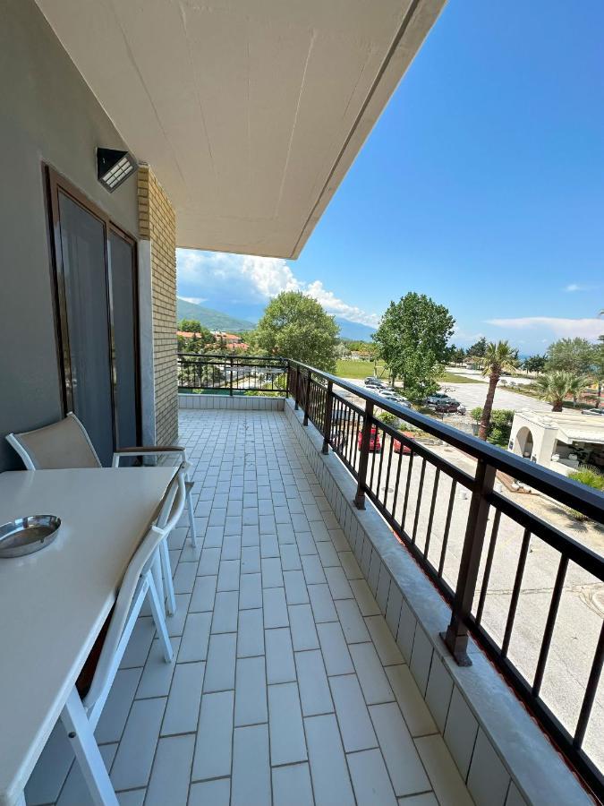 Hotel Afrodite Neoi Poroi Bagian luar foto