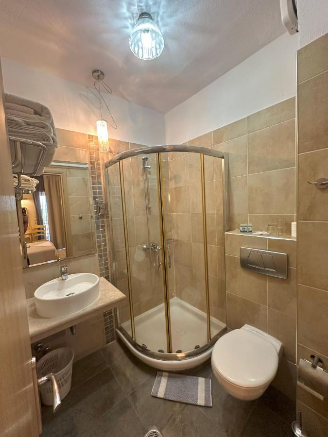 Hotel Afrodite Neoi Poroi Bagian luar foto