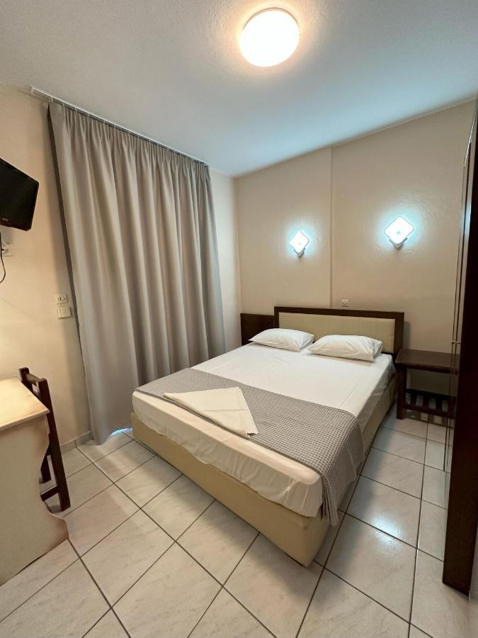 Hotel Afrodite Neoi Poroi Bagian luar foto