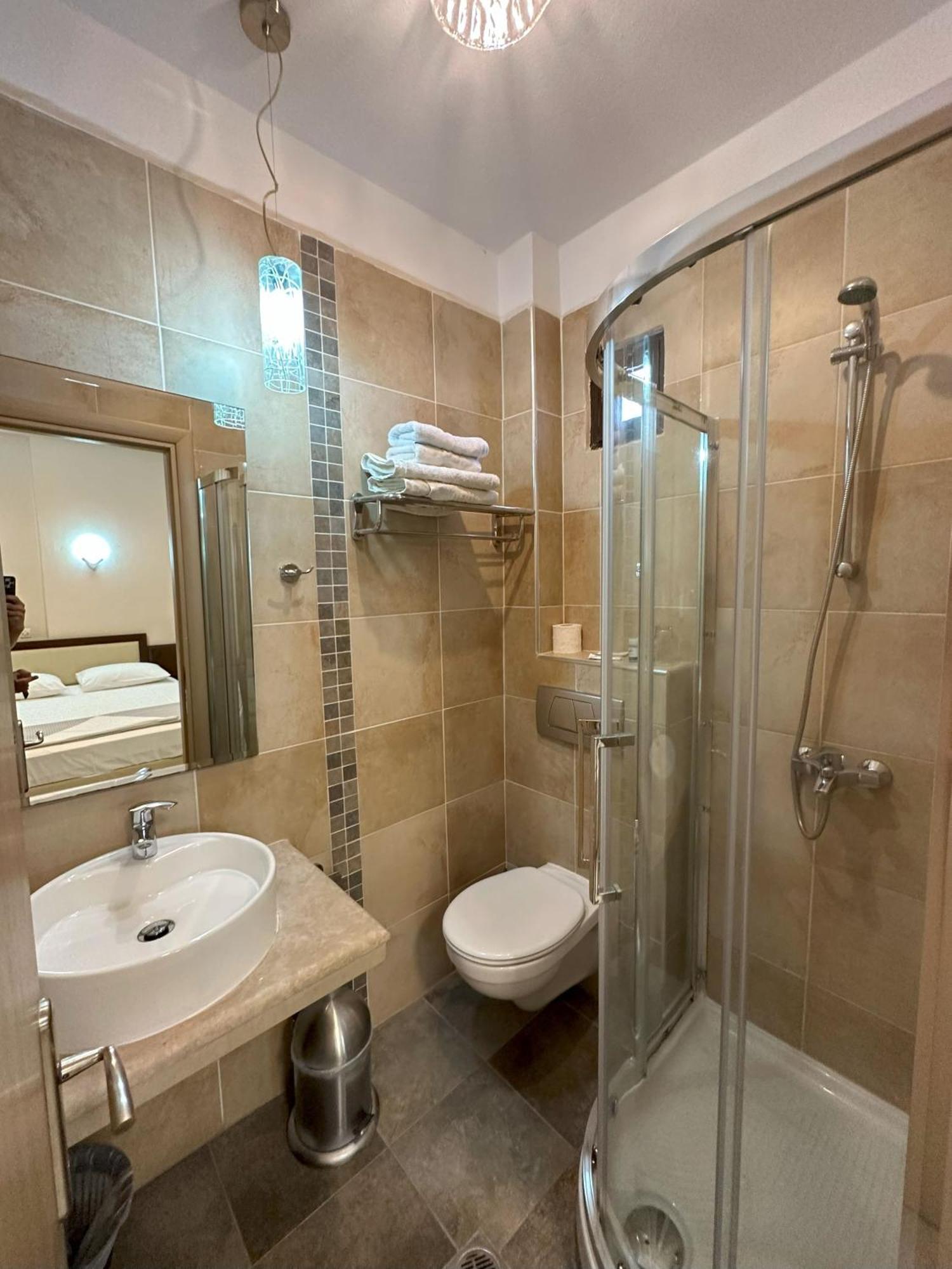 Hotel Afrodite Neoi Poroi Bagian luar foto
