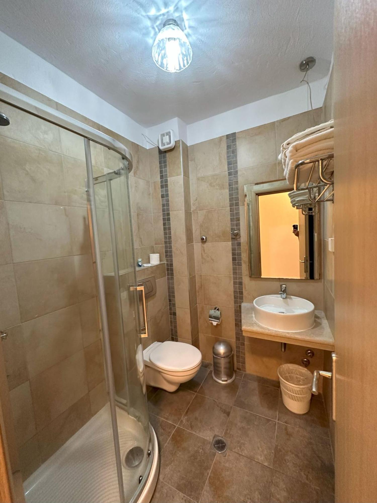 Hotel Afrodite Neoi Poroi Bagian luar foto