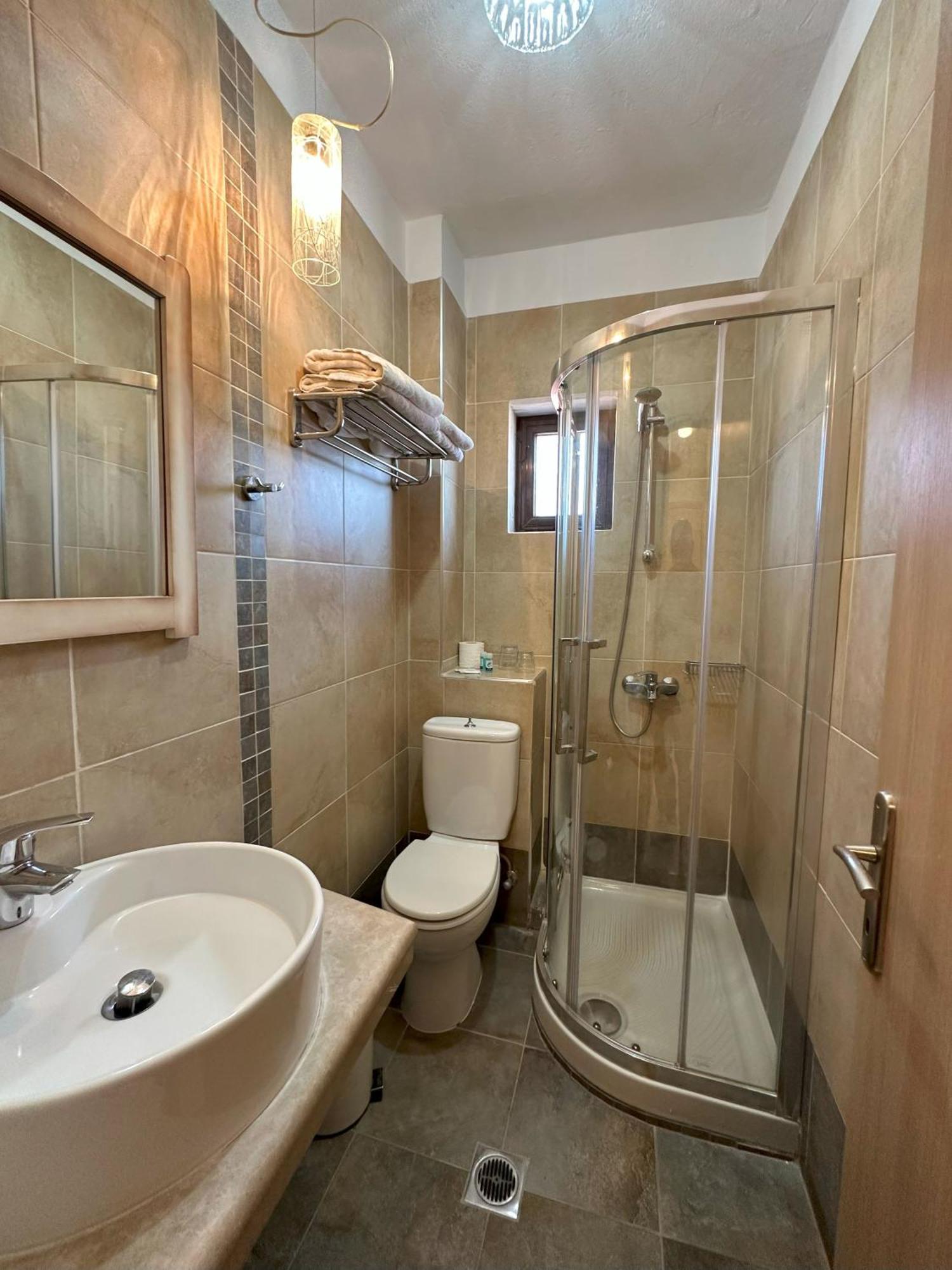 Hotel Afrodite Neoi Poroi Bagian luar foto