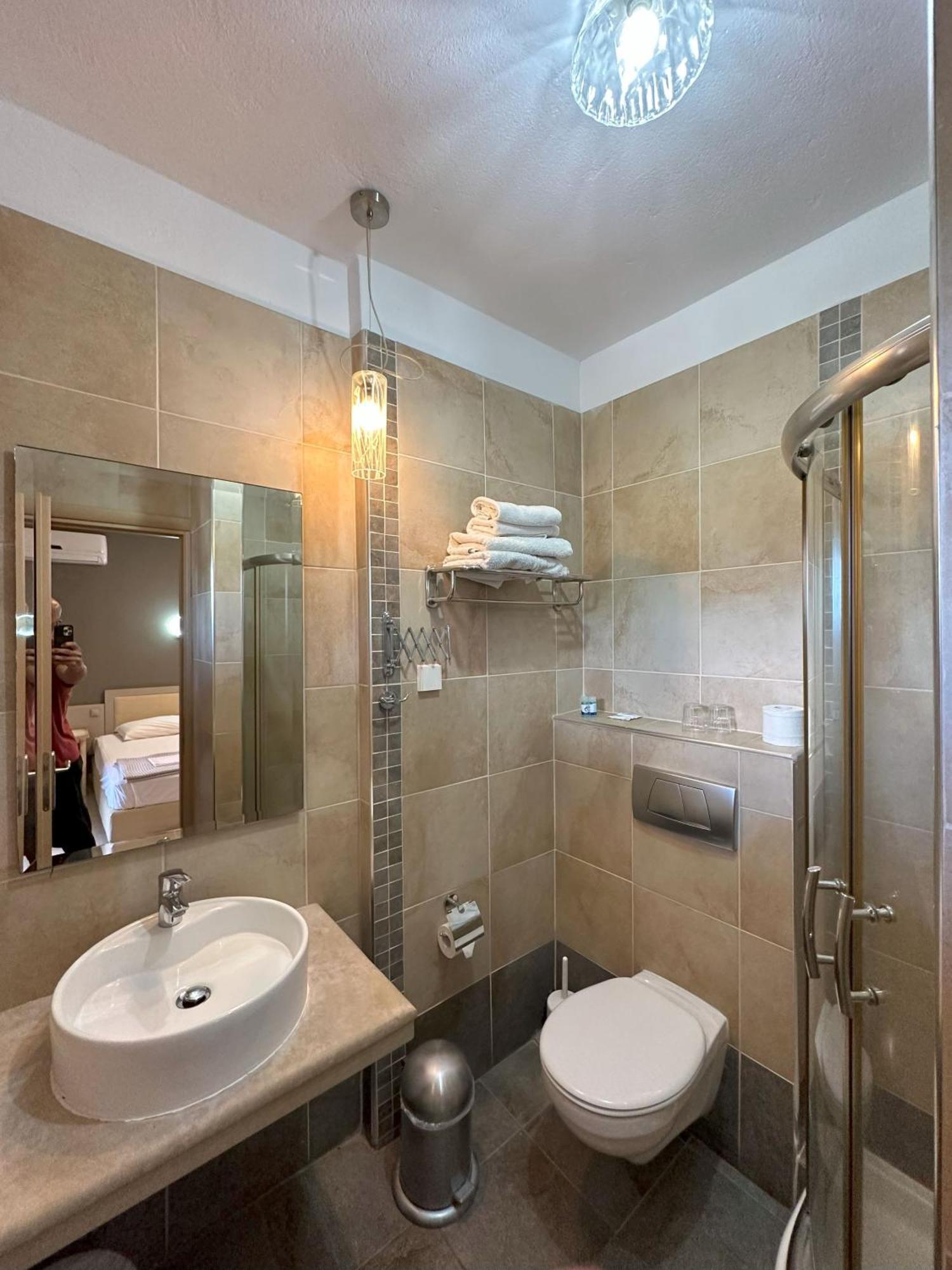Hotel Afrodite Neoi Poroi Bagian luar foto